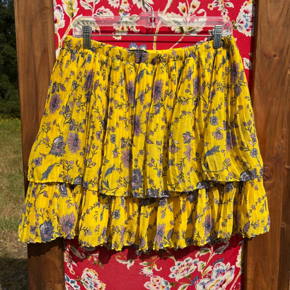 Yellow Floral Cutesy Boho Chic Knee Length Skirt Women's Size M